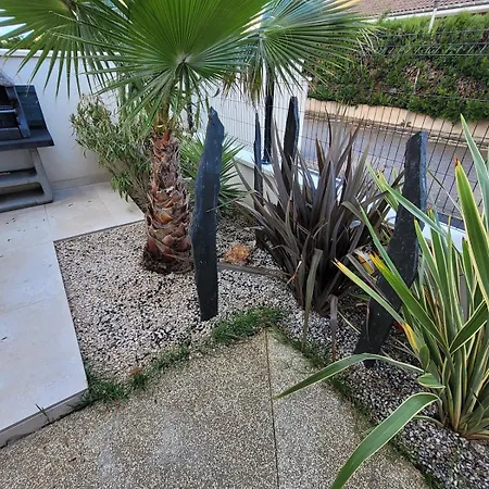 12 Pers-perfect Location Eurexpo, Stade Ol Holiday home Tignieu-Jameyzieu