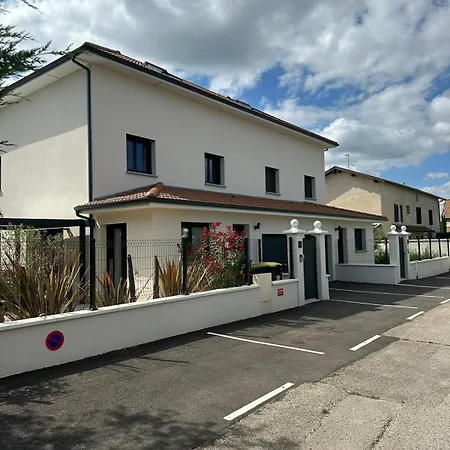Holiday home 12 Pers-perfect Location Eurexpo, Stade Ol