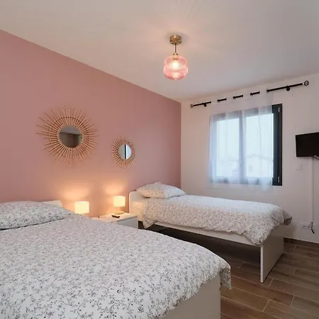 12 Pers-perfect Location Eurexpo, Stade Ol Holiday home Tignieu-Jameyzieu